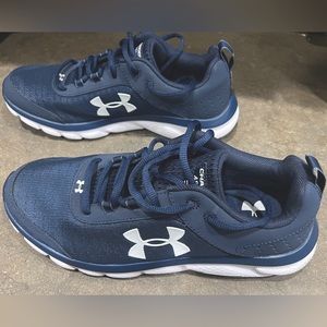Under Armour Charged Assert